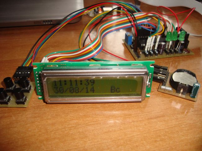 Схема часов на PCF8523 и AVR