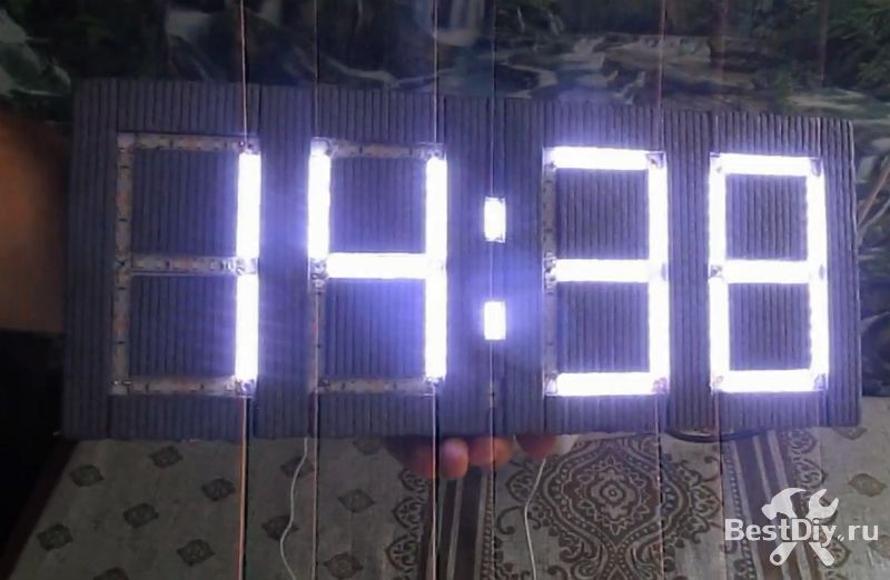 Большие цифровые часы на светодиодной ленте и Ардуино