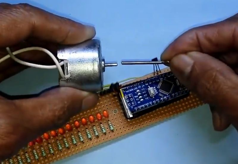 Часы-пропеллер на Arduino NANO своими руками