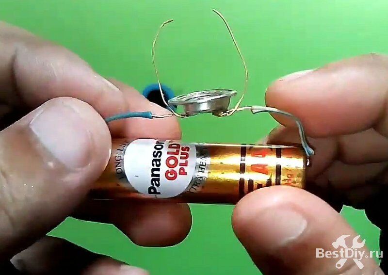 Самодельный микро моторчик на 1,5 В батарейке
