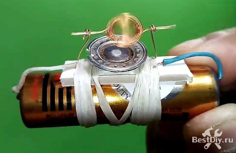 Самодельный микро моторчик на 1,5 В батарейке