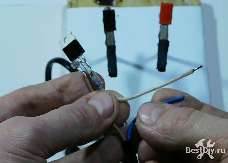 Самый простой датчик освещённости для лампы на 220V