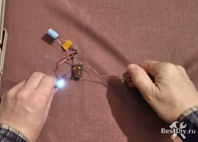 Вечный фонарик из пьезоэлемента зажигалки