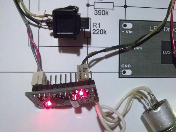 Автономный светодиодный прожектор на Arduino