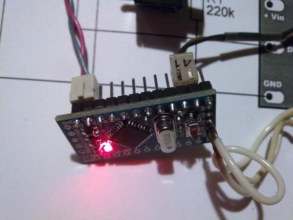 Автономный светодиодный прожектор на Arduino