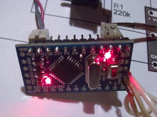 Автономный светодиодный прожектор на Arduino