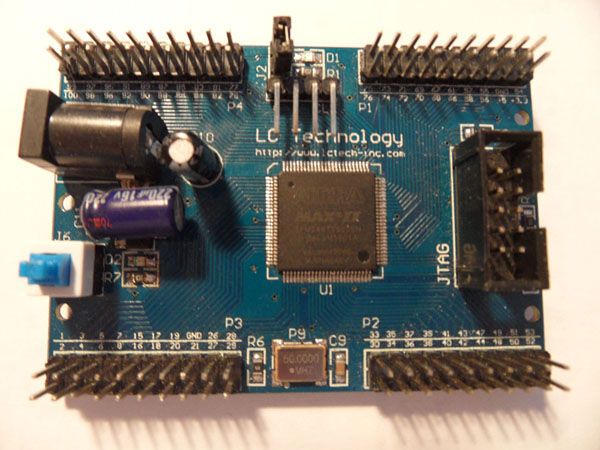 Структура создаваемого модуля 'бегущего огонька' в Quartus II для FPGA