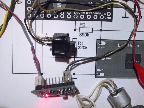 Автономный светодиодный прожектор на Arduino