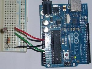Схема ночника на Arduino UNO с фоторезистором Схема ночника на Arduino UNO с фоторезистором