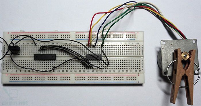 Тестер Униполярных Шаговых Двигателей на ATtiny2313 и ULN2004