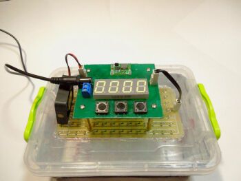 Схема таймера для засветки фоторезиста на ATtiny13